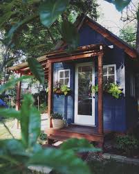 Backyard Art Studio In 2020 Gartenhaus Farbe Gartengestaltung Gartenhaus