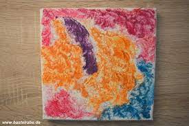 Hier findest du viele kreative ideen mit wasserfarben, die sich für große und kleine kinder eignen. Malen Mit Salz So Erstellt Du Mit Wasserfarbe Ein Tolles Kunstwerk