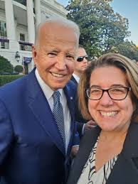 Darlene Lofton's Instagram, Twitter & Facebook