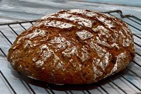 Roggen Sauerteigbrot Aus Dem Dutch Oven Bacon Zum Steak Sauerteigbrot Roggen Sauerteigbrot Sauerteigbrot Rezept