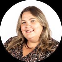 Alexandra Seifert's Instagram, Twitter & Facebook