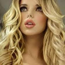 Kerry Martens's Instagram, Twitter & Facebook