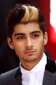 From Side Sweeps To Spiked Dos One Direction S Best Hair Moments Zayn Malik Hairstyle Zayn Malik Blonde Zayn