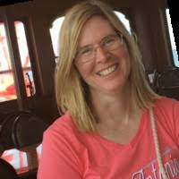 Kerry Curry's Instagram, Twitter & Facebook