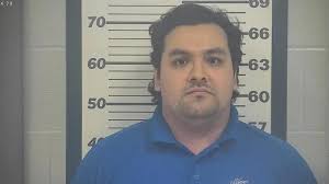 Trabajador de supermercado acusado de grabar en video a mujeres en el baño