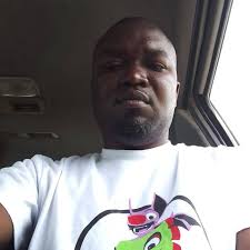 I COUNTED CARS...I LOST COUNT. 1, 2, 3, i lost count as President Goodluck Jonathan's  fleet of cars stilled movement in Warri