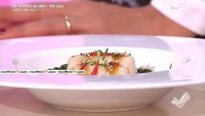 In una padella fate scaldare dell'olio, aggiungete gli spicchi d'aglio vestiti e schiacciati, e le patate tagliate a fette unite il timo, l'alloro il sale e di pepe e fate. Detto Fatto Ricetta Fiori Di Nasello Con Cavolo Nero E Salsa Orientale Di Paola Galloni