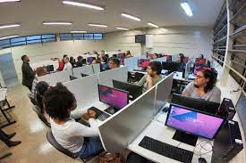 A univesp oferece duas possibilidades de entrada, nos eixos de licenciatura (letras, matemática e pedagogia) e de computação (bacharel em tecnologia da informação, ciências de dados ou em engenharia da computação). Univesp Vestibular 2021 2 Comeca No Domingo 13 Brasil Escola