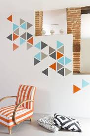 Idee Deco Aux Murs La Peinture Coloree Et Graphique Decoration Murale Decoration Graphique Deco