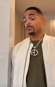 Who Is The Worst Husband? Anthony Or Larry?