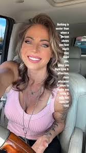 Danielle Gladden's Instagram, Twitter & Facebook