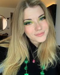 Ashley Lappe's Instagram, Twitter & Facebook