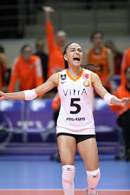 Bayan voleybol milli takımımızın iki genç oyuncusu simge aköz ve hande baladin, trt spor'a özel, eğlenceli bir röportaj verdi. Simge Akoz Voleybol Spor Stil