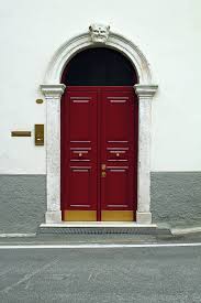 Evolution Security Door Raised Panel Line Classica Lacquered Ral 3009 Double Asymmetrical Leaf With Brass Baseboard Arched T Porte Blindate Vetrate Porte