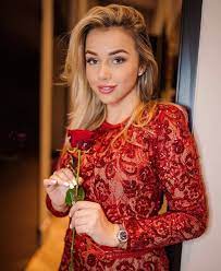 She is 25 years old and. Emma Heesters Wiki Biography Family Education Career Age Net Worth Facts Instagram Photos Many More