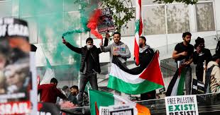 Hundreds gather for free palestine rally amid escalating violence between israel and hamas. Mc2gstj5k3i79m