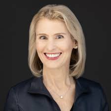 Karyn Smith's Instagram, Twitter & Facebook