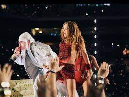 Según confirmaron medios norteamericanos los elegidos serán j balvin y bad bunny. La Primera Gran Polemica Tras La Super Bowl La Firman Shakira Bad Bunny Y J Balvin Celebrities