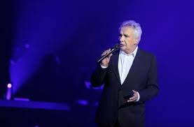 Sous-représentation de la variété française : Michel Sardou fait plier Radio Nova