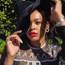 Darcy Baker's Instagram, Twitter & Facebook