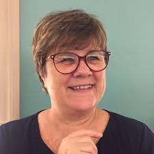 A programação de jogos digitais como estímulo à fluência digital, ao  protagonismo e à participação feminina em STEM