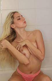 Natalie reynolds nuda
