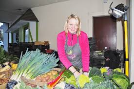 Dans cette téléréalité, cinq agriculteurs à la recherche du grand amour accueillent sur leur ferme trois prétendant(e)s. L Amour Est Dans Le Pre Sur M6 Sophie Elodie Se Livre A Coeur Ouvert Les Nouvelles De Falaise