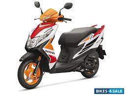 With a sportier look and aggressive design, it's time to express your attitude in the streets. Photo 4 Honda Dio Repsol Edition Scooter Picture Gallery Bikes4sale