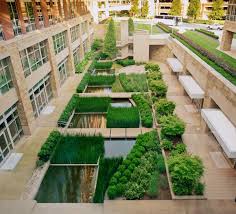 Corporate office address, contact information and phone numbers for the lowe's home improvement headquarters. Lowes Corporate Headquarters Cracks The Corporate Mold