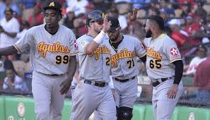 Rangel ravelo participará por segunda ocasión con águilas cibaeñas, mientras que melky cabrera regresa luego de 12 años sin participar en el torneo de béisbol invernal. Rangel Ravelo Conduce Remontada De Las Aguilas Sobre Leones 7 5 Lidom
