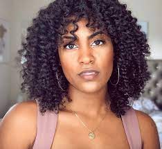 For a round face, try to highlight the center of your face. 43 Cute Natural Hairstyles That Are Easy To Do At Home Glamour