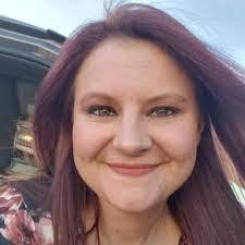 Cara Rhoads's Instagram, Twitter & Facebook