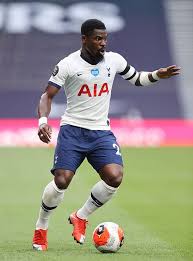 Prometteur, de nombreux clubs européens tentent de l'attirer. Jose Mourinho Tells Serge Aurier He Is Scared Of Star S S Defending In Amazon Doc Daily Star