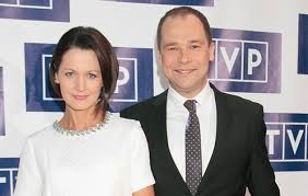 Dziennikarka, która przez 10 lat była związana z tvp, od świąt prowadzi główne wydanie faktów i fakty po faktach w tvn24. Kim Jest Diana Rudnik Ktora Kukiz Upokorzyl Na Oczach Widzow Pomponik Pl