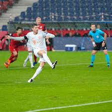 He has been married to gertie since 1985. Robert Lewandowski Honors Gerd Muller With His Goals Vs Rb Salzburg Bavarian Football Works