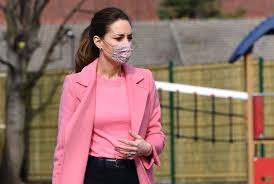 Latest london news, business, sport, showbiz and entertainment from the london evening standard. Kate Middleton Lays Daffodils In Tribute To Murder Victim Sarah Everard