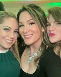 Forever an outfit repeater! 💚 With my favorite bag from @kimcigofficial ✨  Such a fun night last night supporting @projectblackbirdfilm Great night  with fabulous people!! #lifeaccording2ashley #projectblackbird #greendress💚