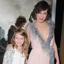 You can search within the site for more milla jovovich pictures. Milla Jovovich Stolz Auf Tochter Ever Sie Hat Ihre Erste Filmrolle Gala De