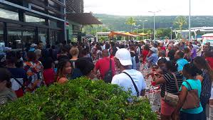 Butler was arrested more than a dozen times as a teenager in racine, wisconsin, and was sentenced to more than a year in prison on drug. Coronavirus Affluence Tres Forte Dans Les Grandes Surfaces Linfo Re