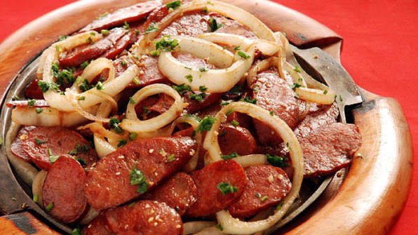 Calabresa Acebolada