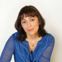 20+ perfiles de «Elvira Lara»