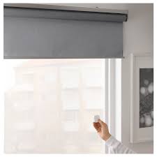Im büro oder home office führt tageslicht zu fokussiertem, konzentriertem arbeiten. Fyrtur Verdunklungsrollo Kabellos Batteriebetrieben Grau 80x195 Cm Ikea Deutschland