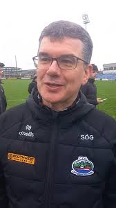 Getting ready for 2pm throw in in Austin Stack Park. Réiteoir Evan Horan.  Daingean Uí Chúis Abú 🟥⬜