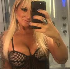 Vivi Fernandez diz que carreira no pornô prejudicou sua vida sexual