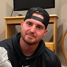 Daniel Desclafani's Instagram, Twitter & Facebook