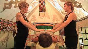 Lomi Lomi Massage 4 Hand given by sisters - YouTube