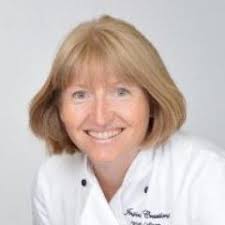 Hannah Collison (@SugarcraftSchl)