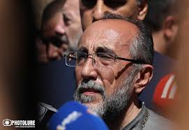 Суд принял решение об аресте архиепископа Микаела Аджапахяна на 2 месяца