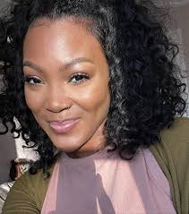 Tyneshia-Your favorite sweetheart. 😊🧡. (Pronounced like Tanisha 😉)