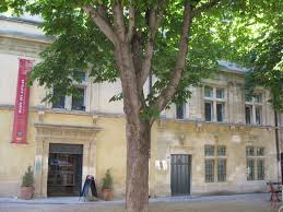 Epingle Sur Musee Des Alpilles